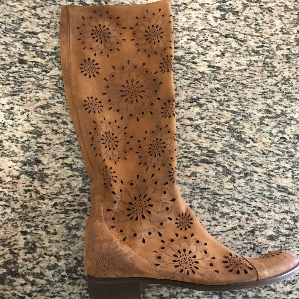 Leather cutout boots!